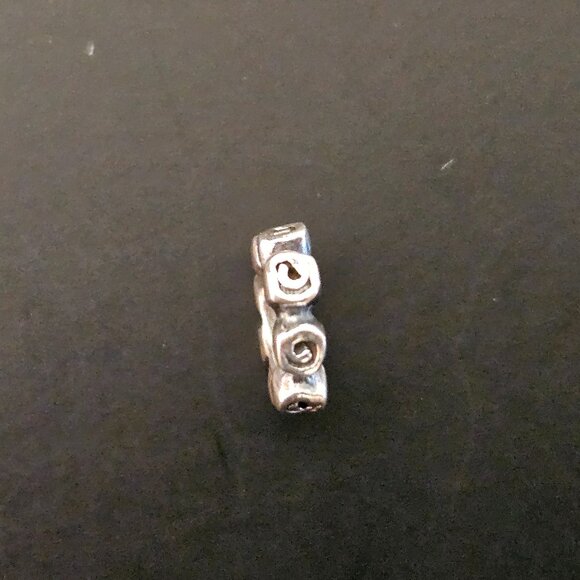Pandora Silver Small Roses Spacer (790176) - Picture 6 of 8